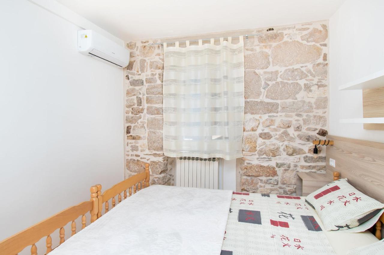 Apartment Julija Водице Екстериор снимка