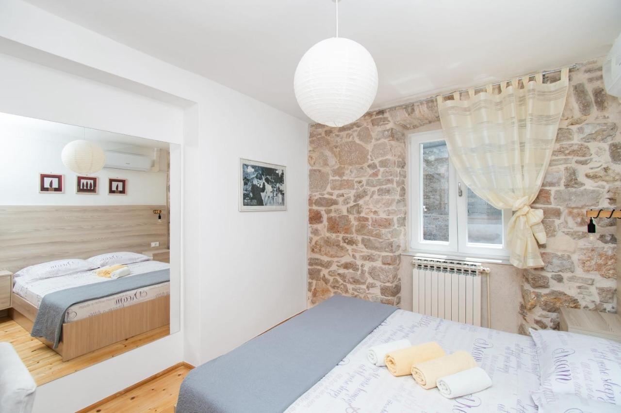Apartment Julija Водице Екстериор снимка