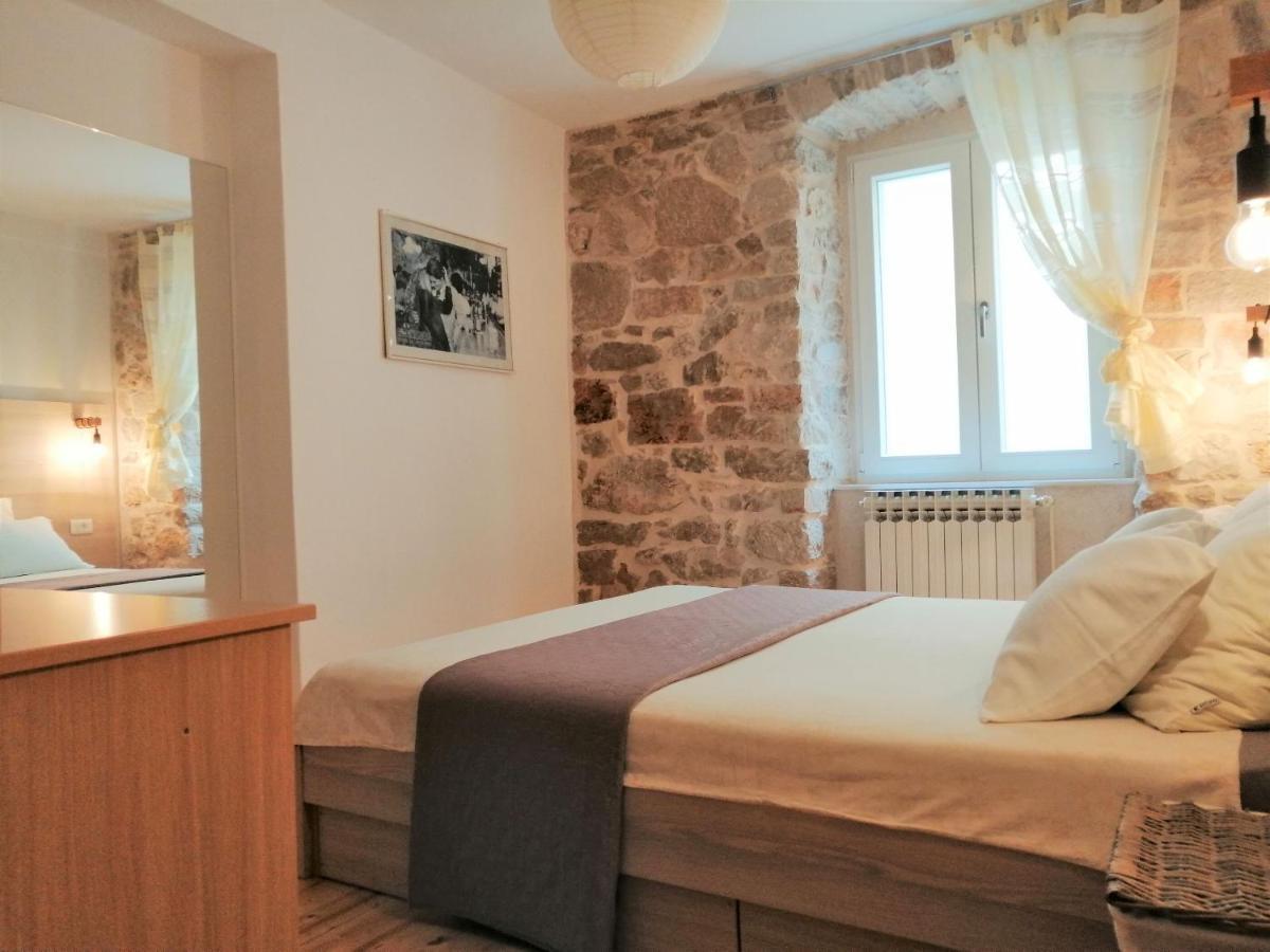 Apartment Julija Водице Екстериор снимка
